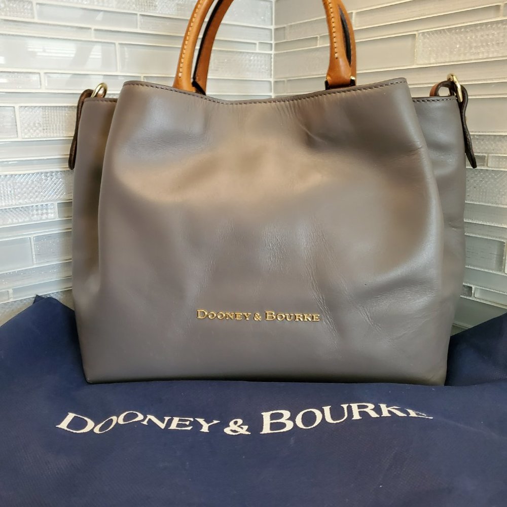 NWOT Dooney and Bourke City Barlow Crossbody Taupe Perfect Condition - Picture 5 of 16
